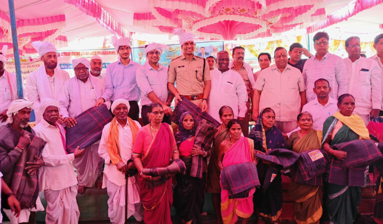 The blankets were sponsored by Agarwal Samaj Trust of Hyderabad.