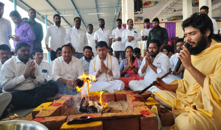 Brs Leader Rakesh Reddy Par