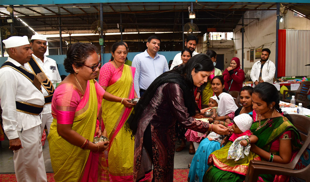 Karimnagar Collector instructs officials to complete medical examinations to all women