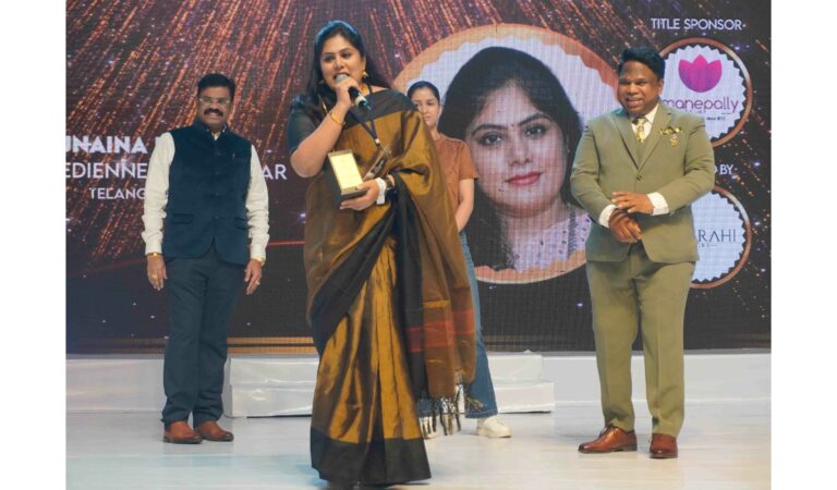 Comedian Sunaina Badam receives VysyaLimelight Awards 2024