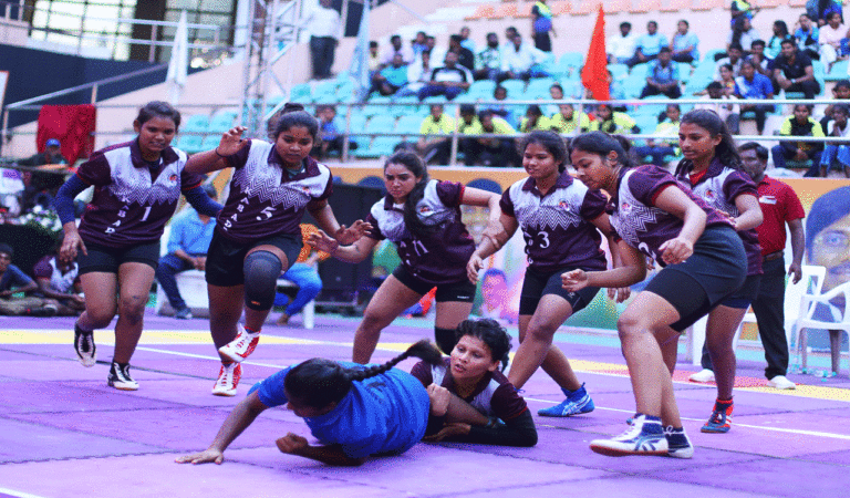 In the other matches, Suryapet triumphed over Jagtial 38-14, Mahabubabad beat Peddapalli 57-40, and Gadwal downed Bhupalapalli 59-31.