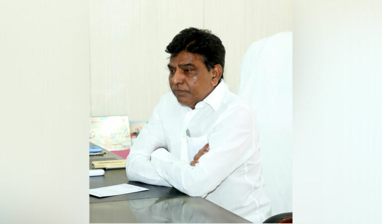 It was said that in the past the officials set up a paddy purchase centre at the village, but this year a procurement centre was not set up at the village and a procurement centre under the aegis of IKP was set up at a new location.
