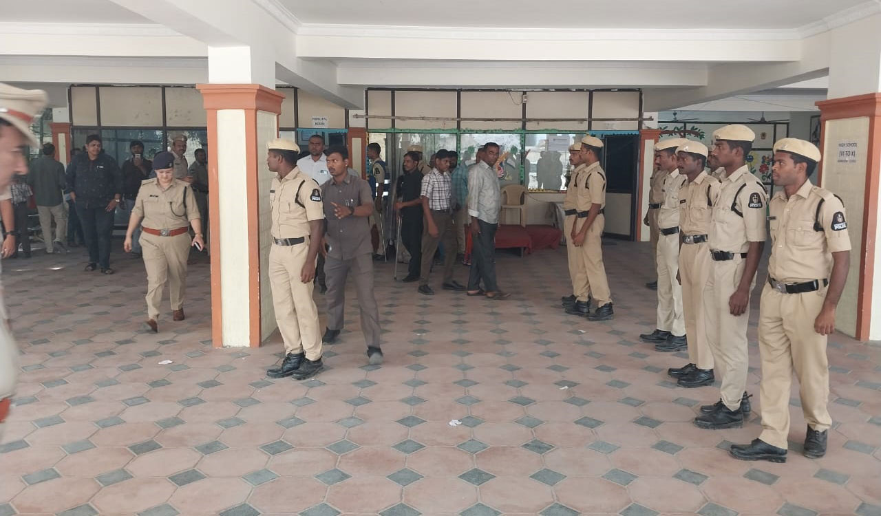 Hyderabad: Student skirmish leads to tension in old city, Ayyappa devotees protest