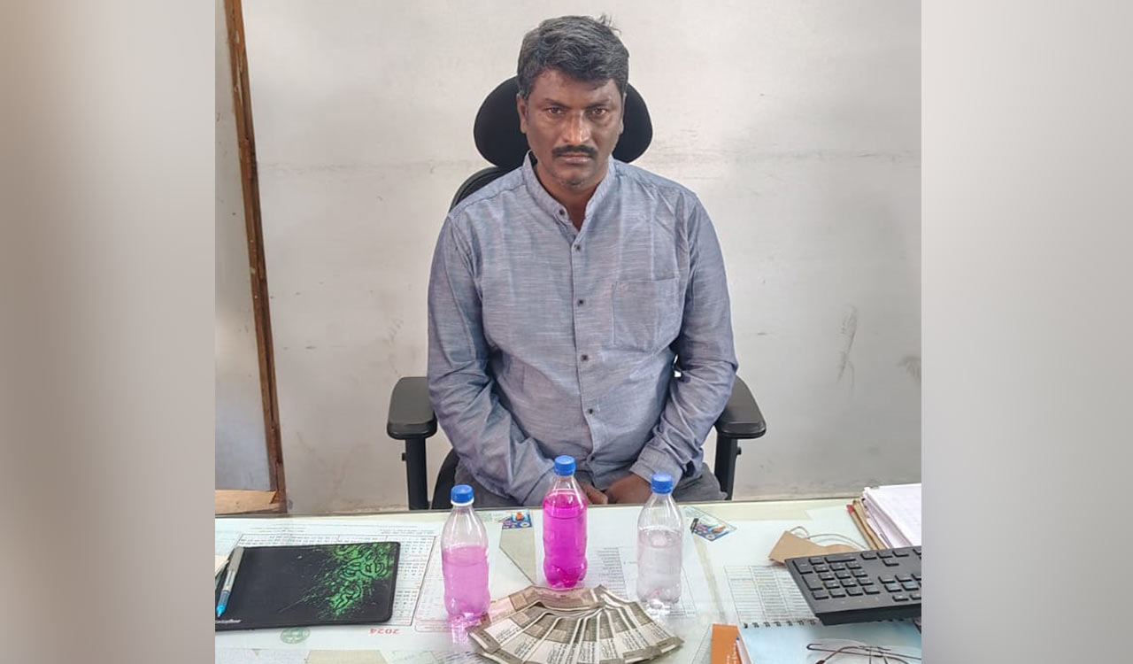 Karimnagar: ACB traps Shankarapatnam Deputy Tahsildar