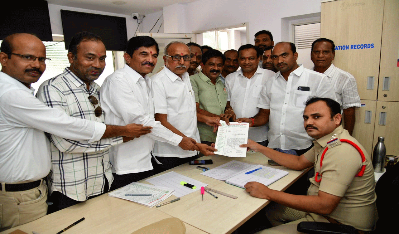 Velama Sangam wants Shadnagar MLA to be disqualified