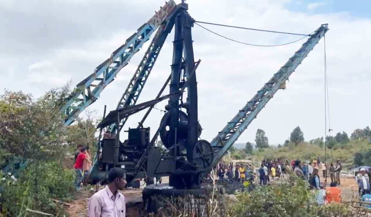 Indian Army steps up to rescue trapped coal miners in Assam