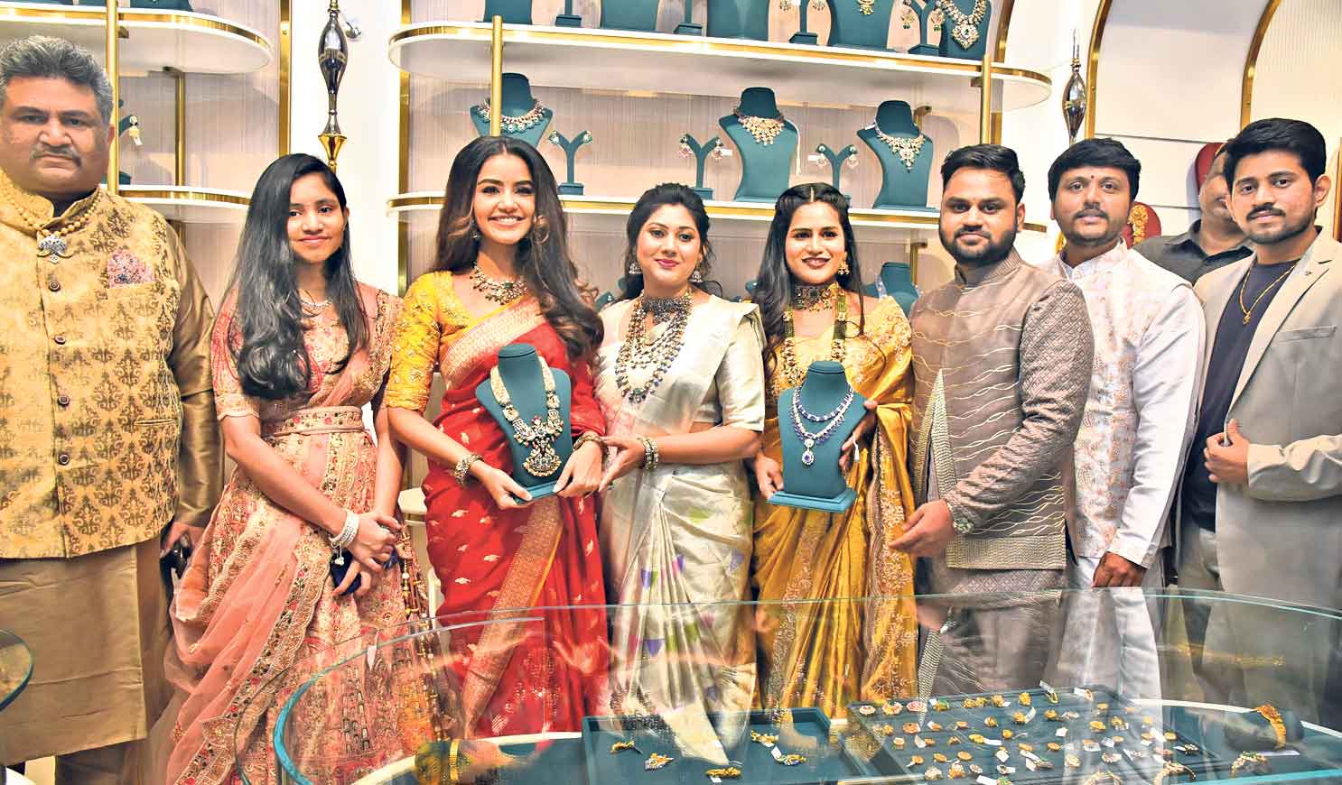 Actress Anupama Parameswaran inaugurates Viyara Fine Silver Jewellery in Jubilee Hills