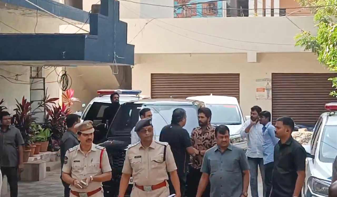 Allu Arjun visits Chikkadpally Police Station as part of court-mandated bail conditions in stampede case
