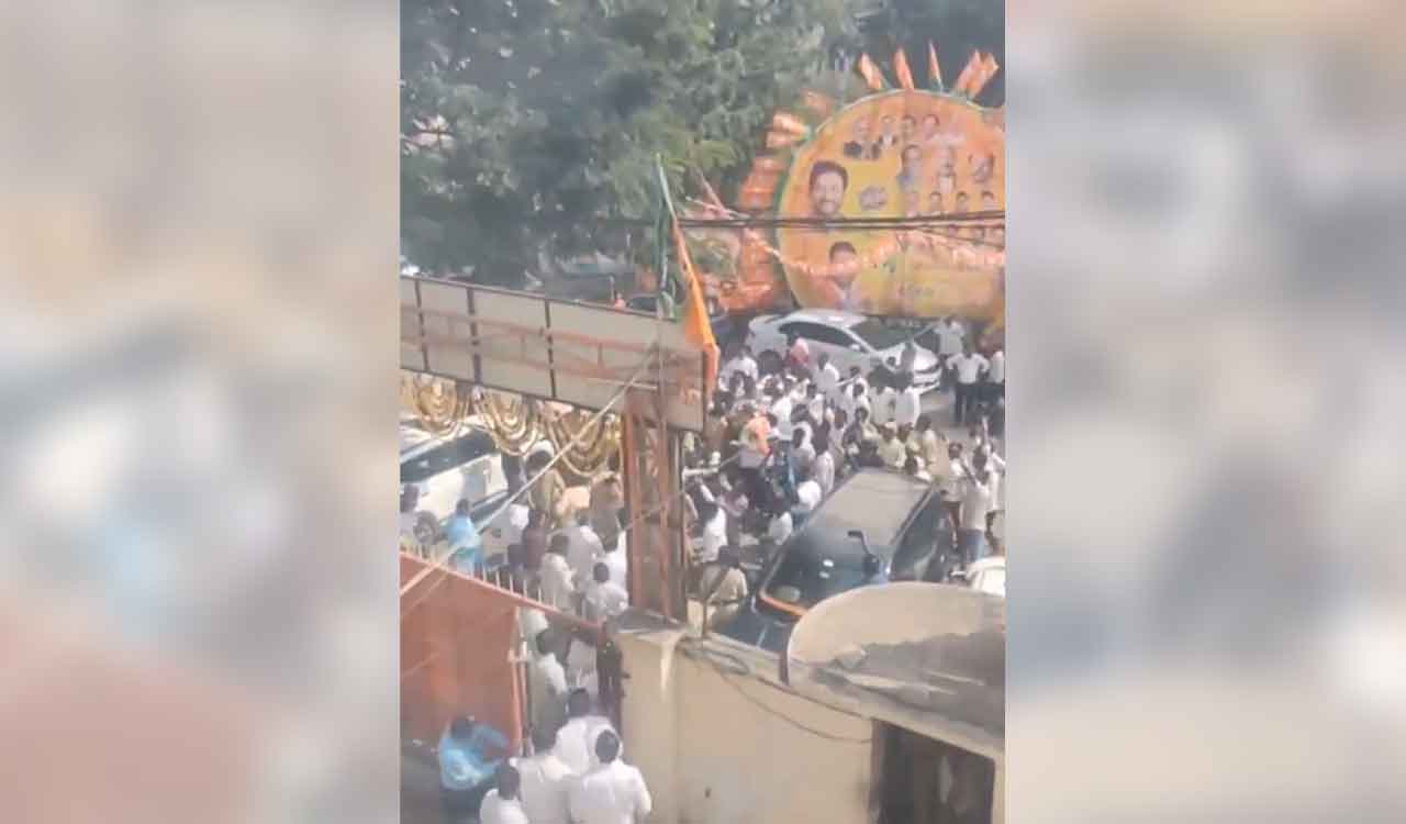 Watch: BJP, Congress workers clash in Hyderabad