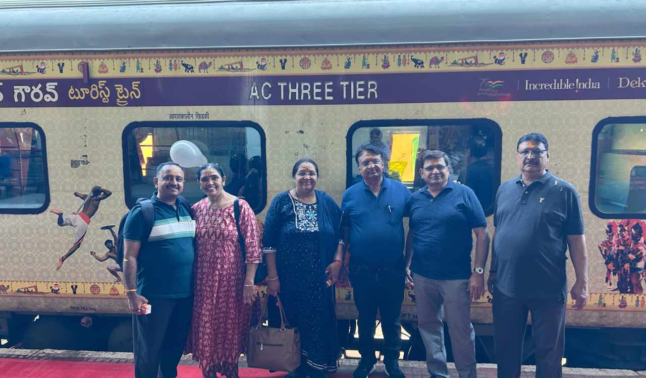 Bharat Gaurav train commences journey from Secunderabad to Maha Kumbh