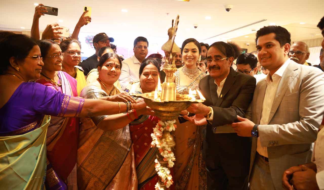 Bhima Jewels opens new showroom in Telangana’s Khammam