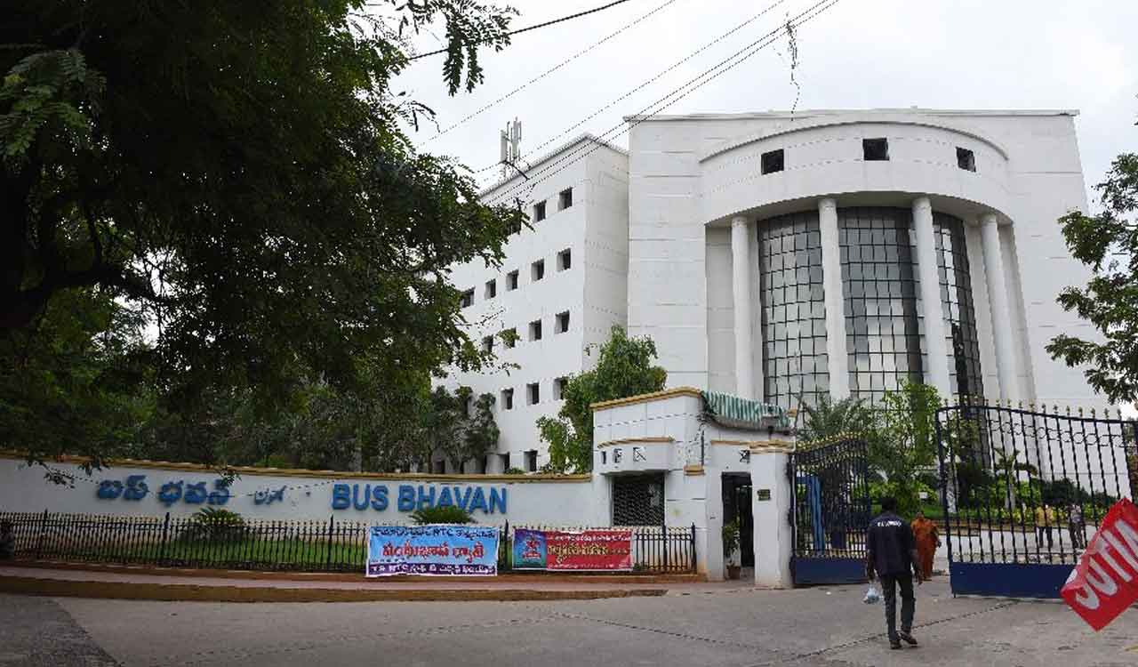 Hyderabad: RTC JAC reaches Bus Bhavan to submit strike notice