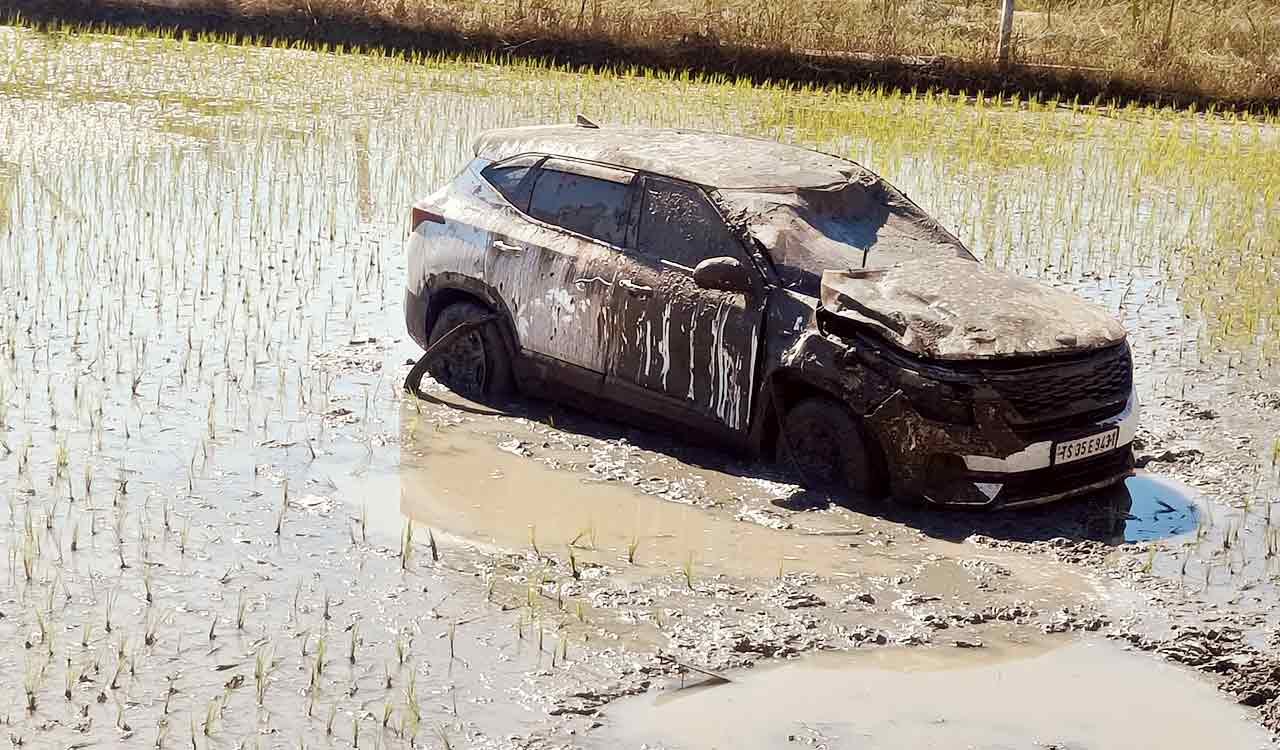 Doctor couple luckily escapes after car crashes into paddy field in Medak