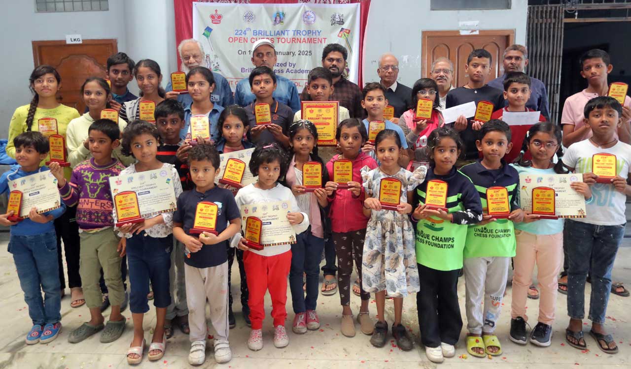 Kinshuk, Suresh win titles at 224th Brilliant Trophy Chess Tournament