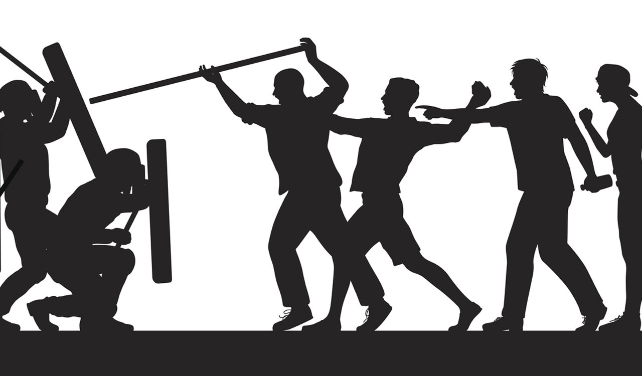 Students clash during a cricket match at Hyderabad’s Gandipet; one injured