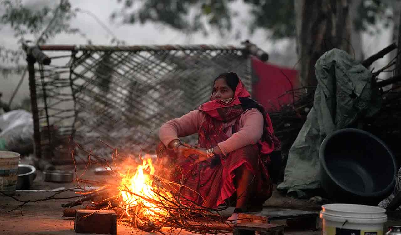 45 trains delayed as dense fog envelops Delhi