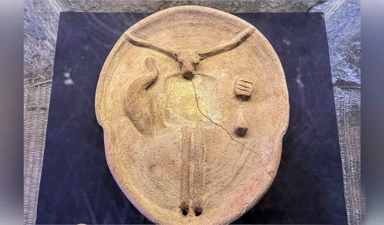 Egyptian archaeologists unearth artefacts near Luxor