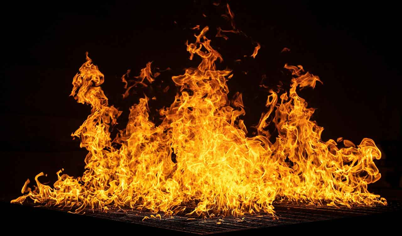 Fire in Turkiye hotel kills 10, injures 32