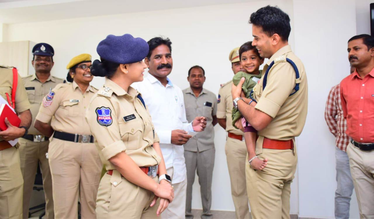 Four-year-old girl rescued from kidnappers by Sircilla police; three women arrested