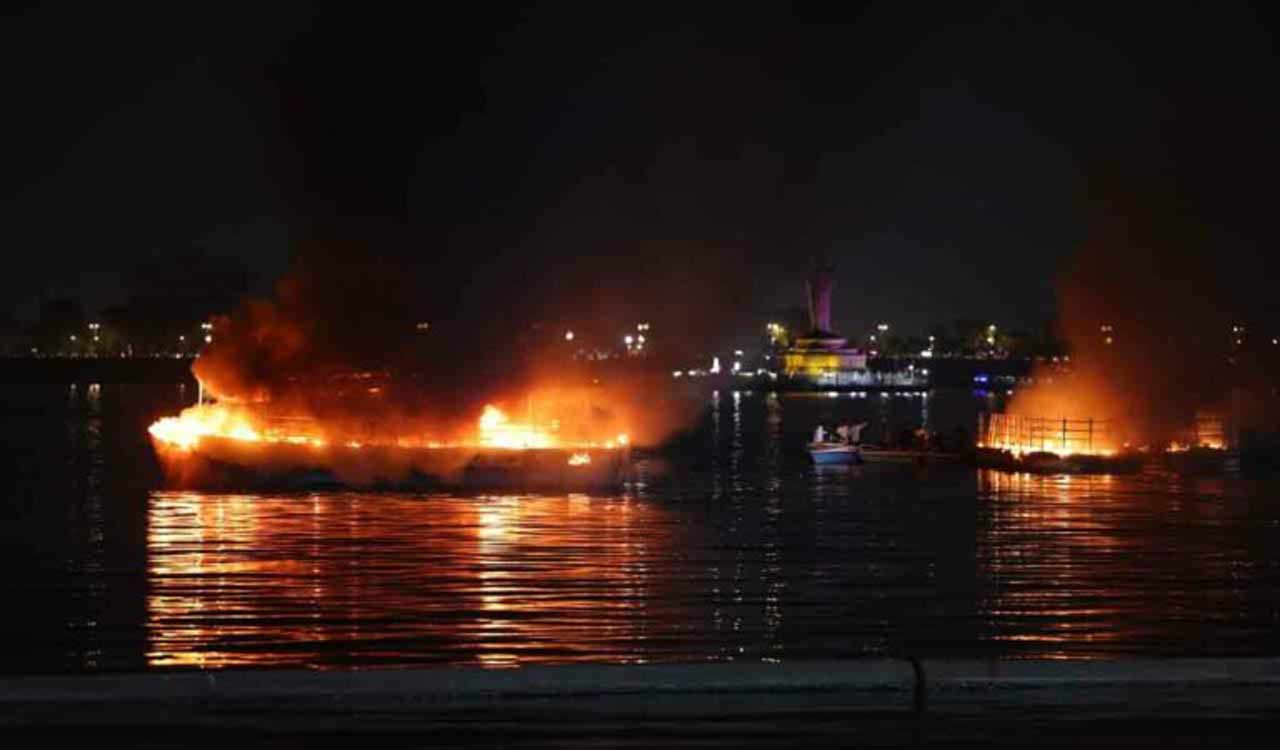 Hussain Sagar boat blaze: Toll rises to two as body of missing man found