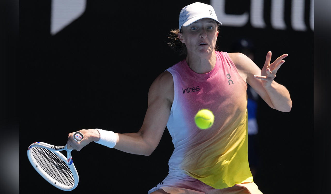 Swiatek powers into Australian Open semifinals, to face Madison Keys next