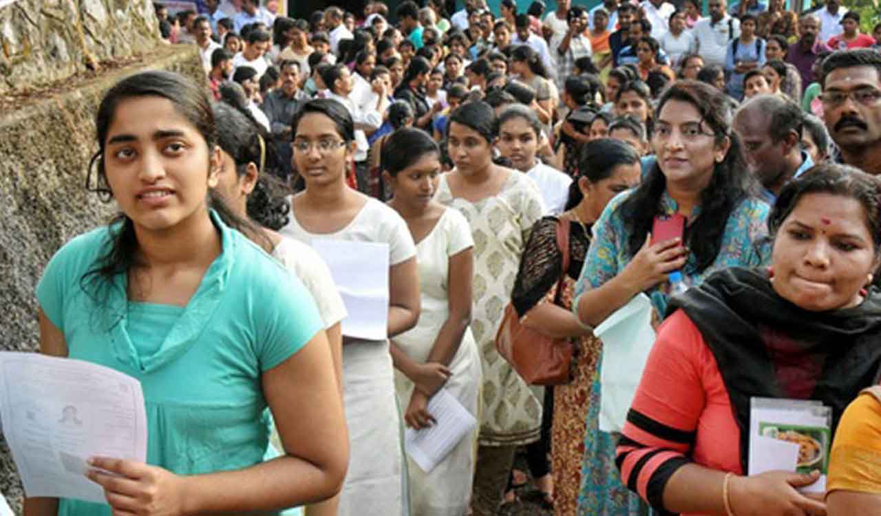 Editorial: A year that stifled hope