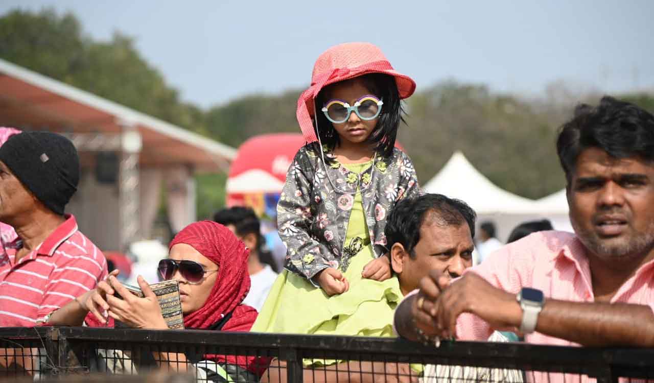 Azure skies of Hyderabad provide perfect canvas for seventh edition of International Kites Festival