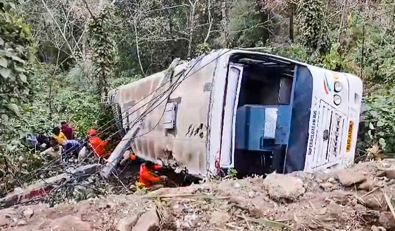 Four killed after bus falls into gorge in Kerala 