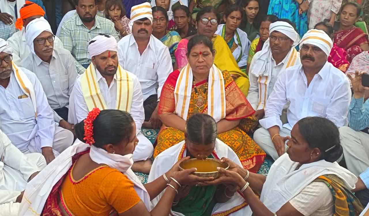 Khamdev Jatara: Tribal woman gulps 2 kgs of sesame oil in Adilabad