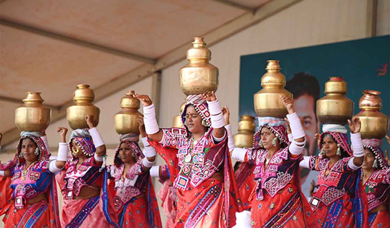 Skies of Hyderabad come alive at International Kites and Sweets festival