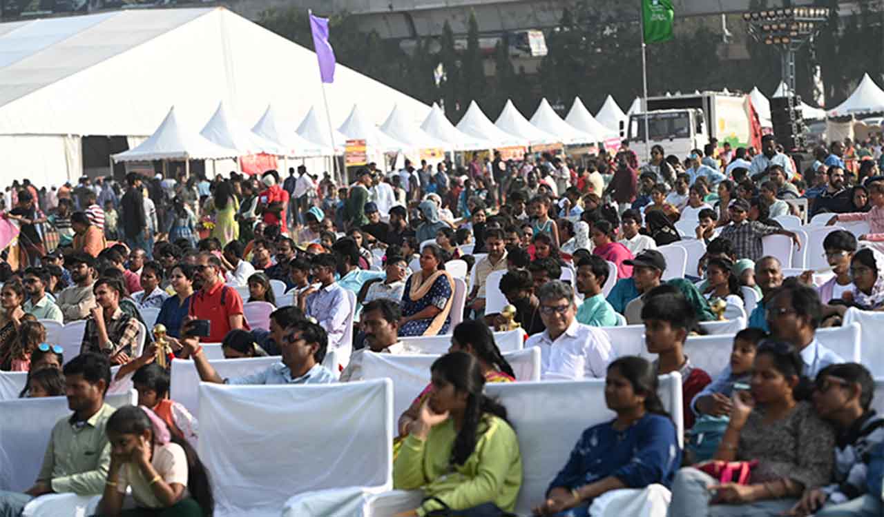 Skies of Hyderabad come alive at International Kites and Sweets festival