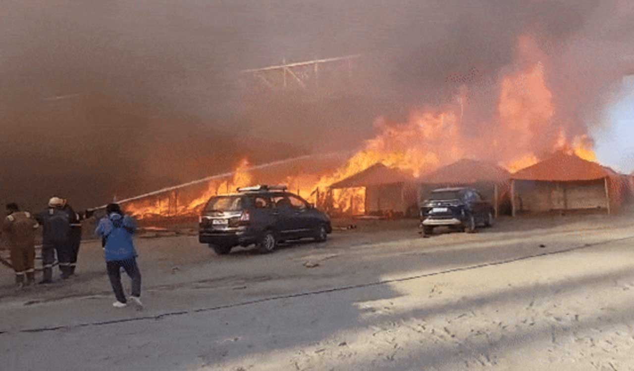 Fire breaks out at Maha Kumbh due to cylinder blast