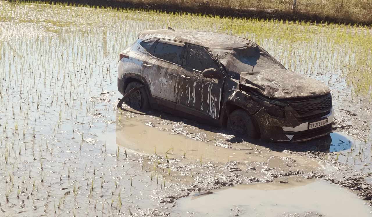 Medak: Miraculous escape for doctor couple as car crashes into paddy field