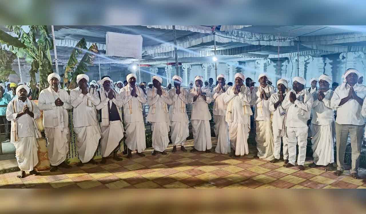 Nagoba Jatara begins on a grand note in Telangana’s Adilabad