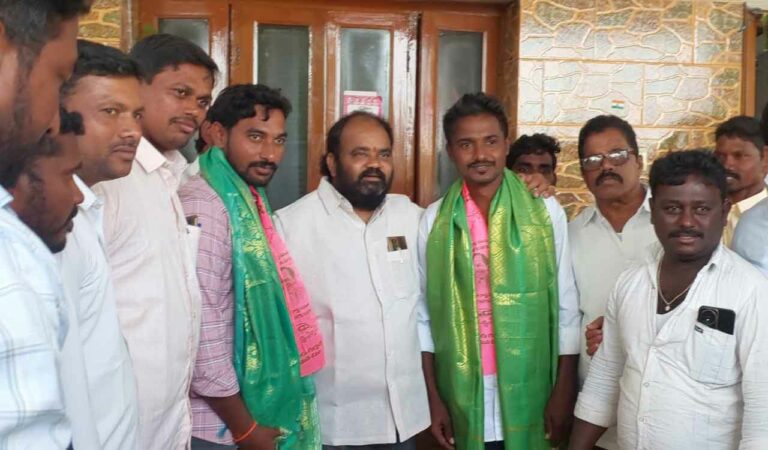 Congress leaders join BRS in Nalgonda