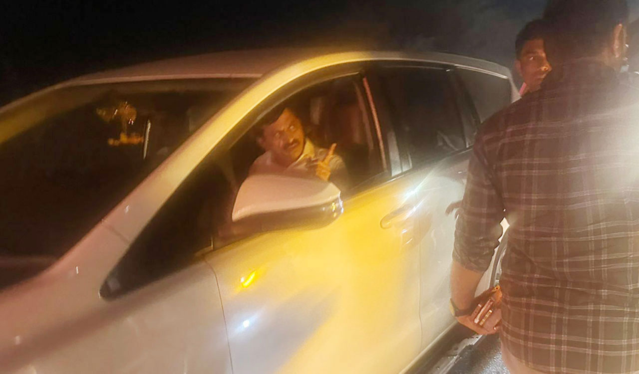 Lucky escape for Ponguleti as car tyres burst in Telangana’s Khammam