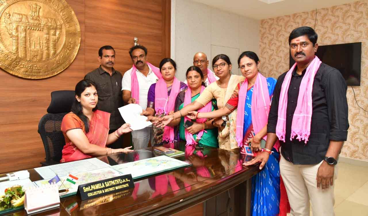 No-confidence motion notice served against Karimnagar Mayor