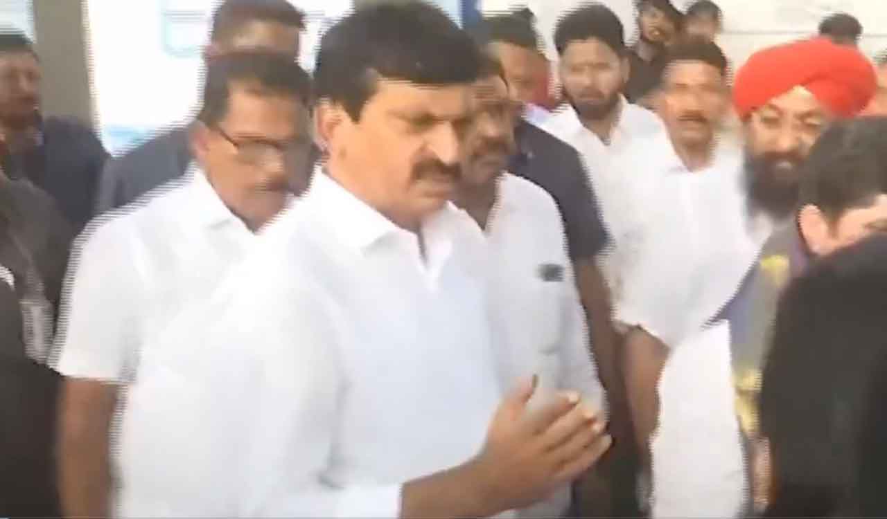 Watch: Minister Ponguleti humiliates Karimnagar Collector in public, says “Don’t you have common sense?”