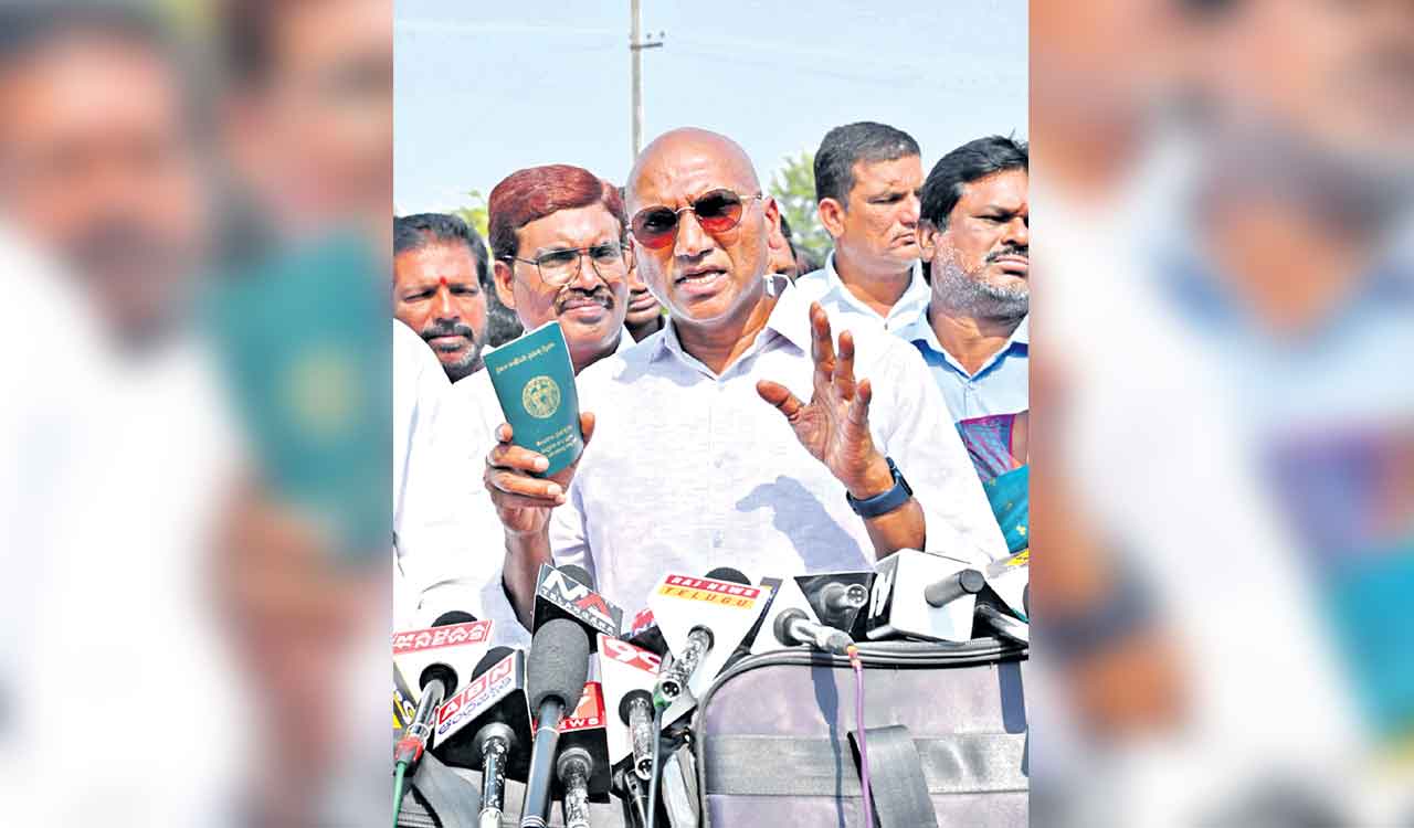 Revanth Reddy, Premsagar indulge in hooliganism, says RS Praveen Kumar