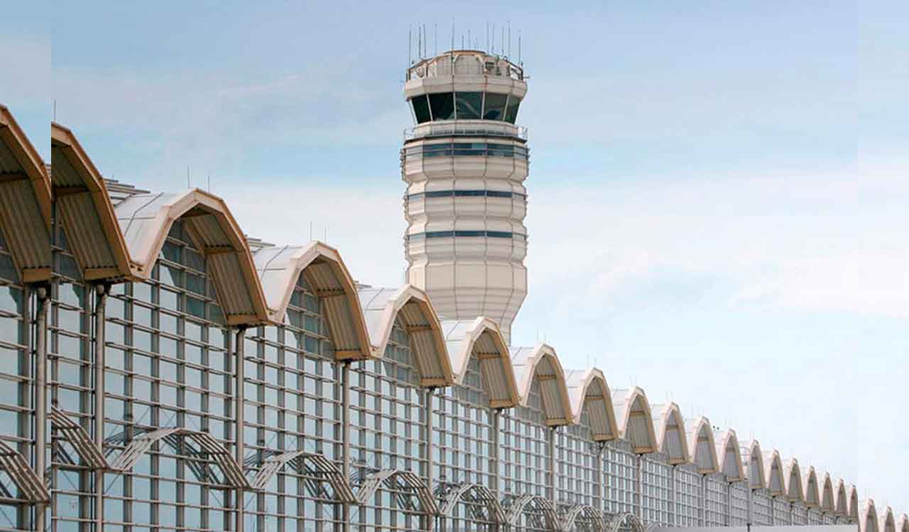 Mid-air collision near Reagan airport in Washington