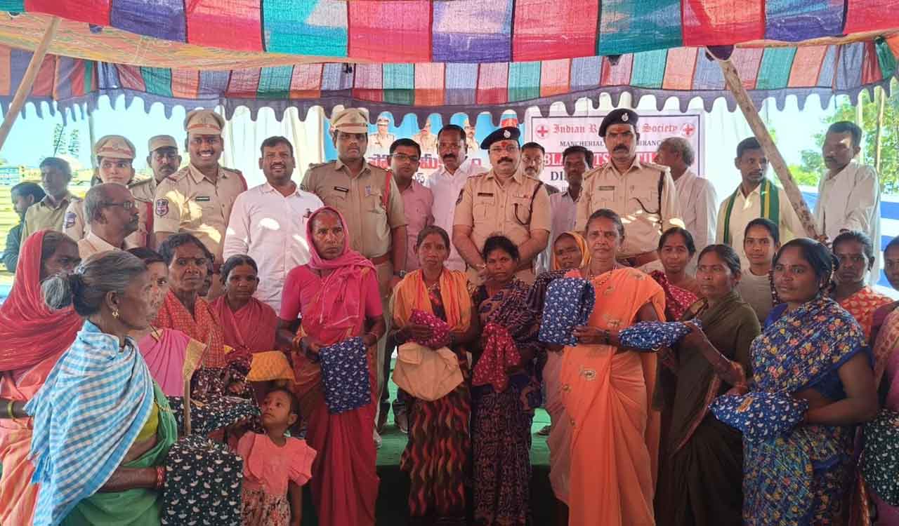 Police, Red Cross distribute essentials, blankets to tribals in Mancherial