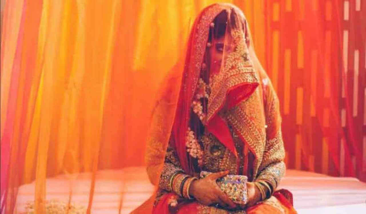 Runaway bride ditches 40-year-old groom mid-wedding, decamps with cash, jewellery