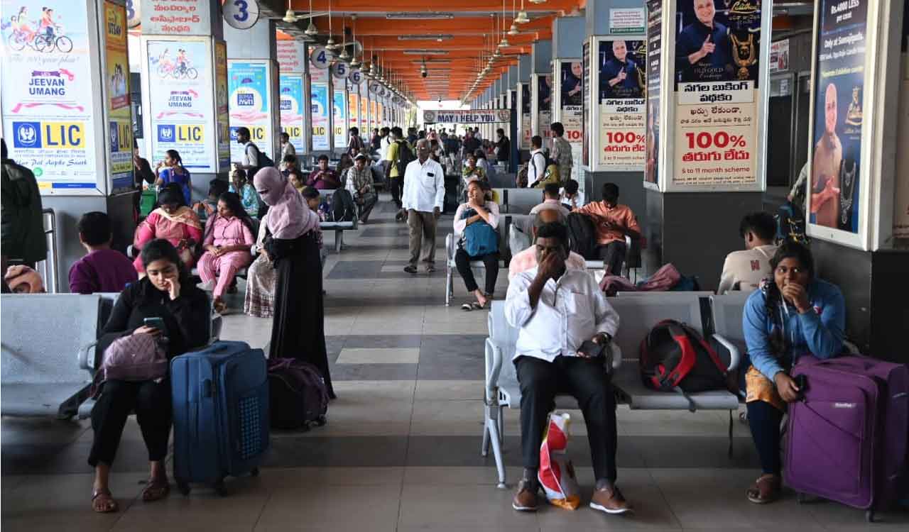 Sankranti Rush: All bus, railway stations in Hyderabad, Secunderabad witness heavy influx