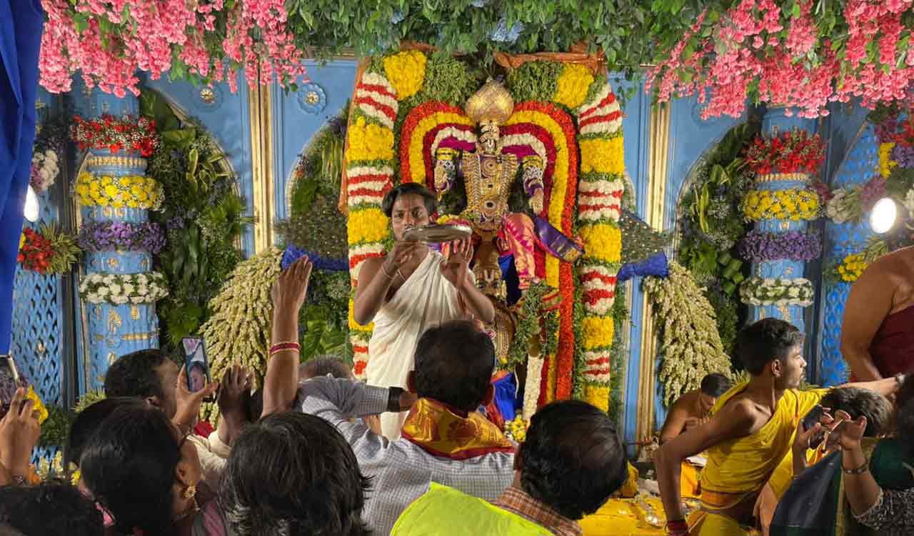 Vaikunta Ekadasi: Heavy rush of devotees in Hyderabad temples