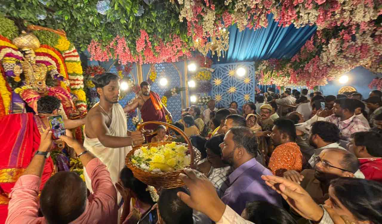 Vaikunta Ekadasi: Heavy rush of devotees in Hyderabad temples