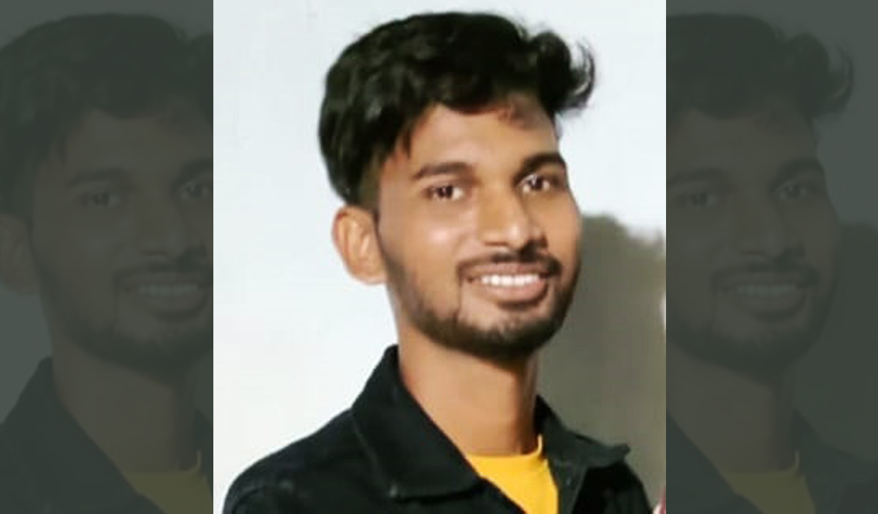 Young couple found hanging in Haritha hotel at Singur