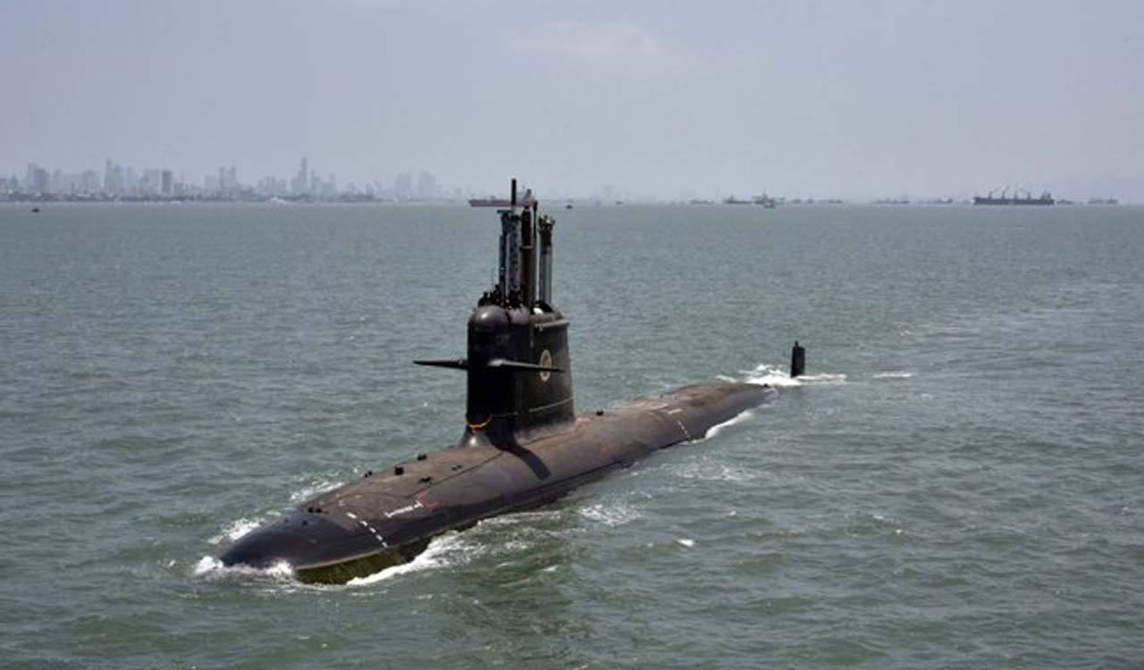 Navy to unveil 2 warships and 1 submarine on January 15