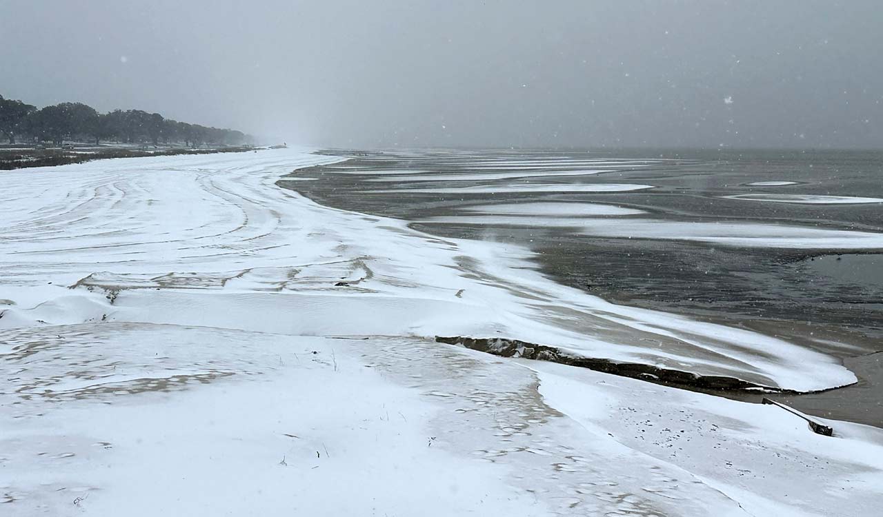 Rare winter storm bringing heavy snow, sleet, ice to Texas and northern