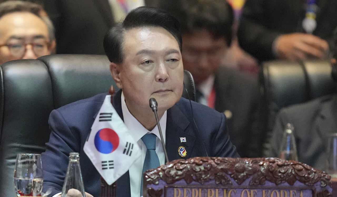 Court orders formal arrest of impeached South Korean President Yoon