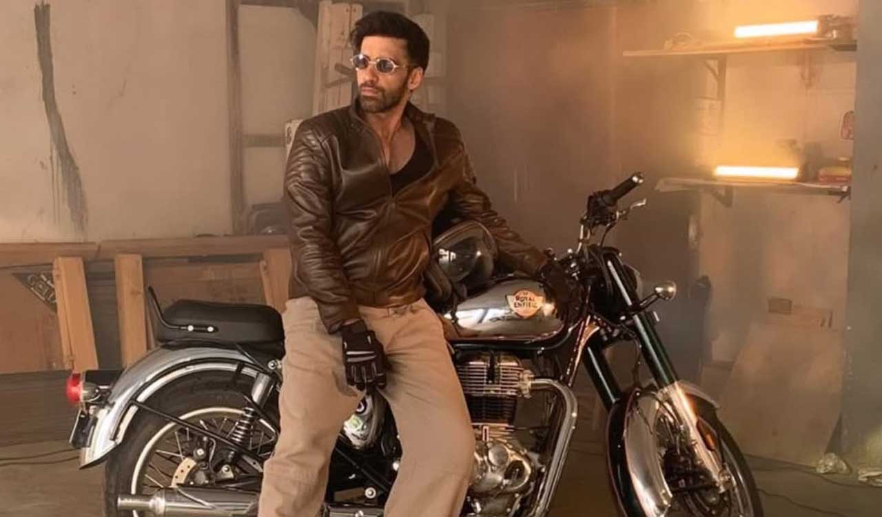 Avinash Tiwary visits Maha Kumbh Mela with friends, calls energy of the place ‘amazing’